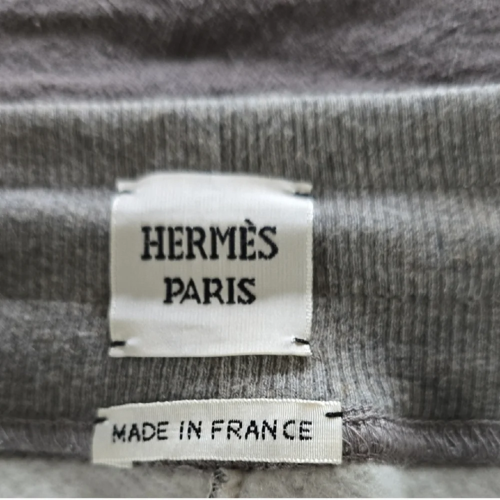 Hermes Elegant Gray Patterned Skirt - Picture 2 of 3